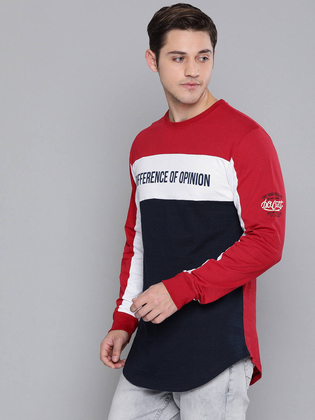 

Difference of Opinion Men Red Navy Blue Colourblocked Pure Cotton T-shirt With Printed Detailing