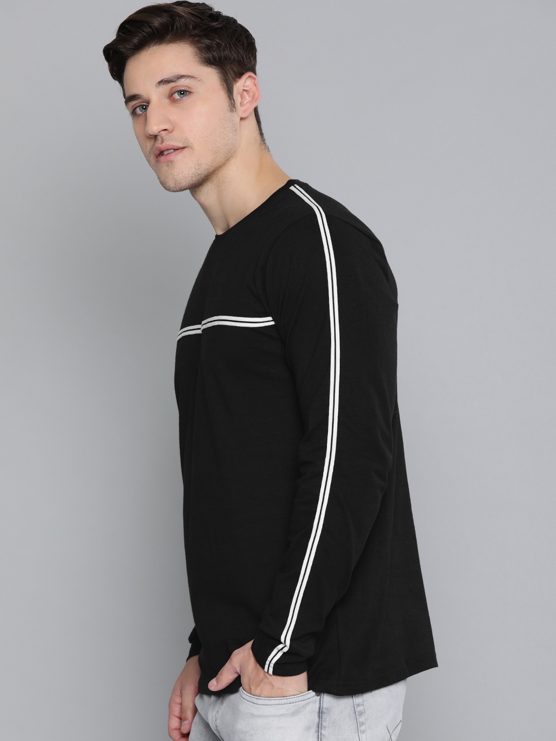 

Difference of Opinion Men Black Solid Round Neck Pure Cotton T-shirt With Striped Detailing
