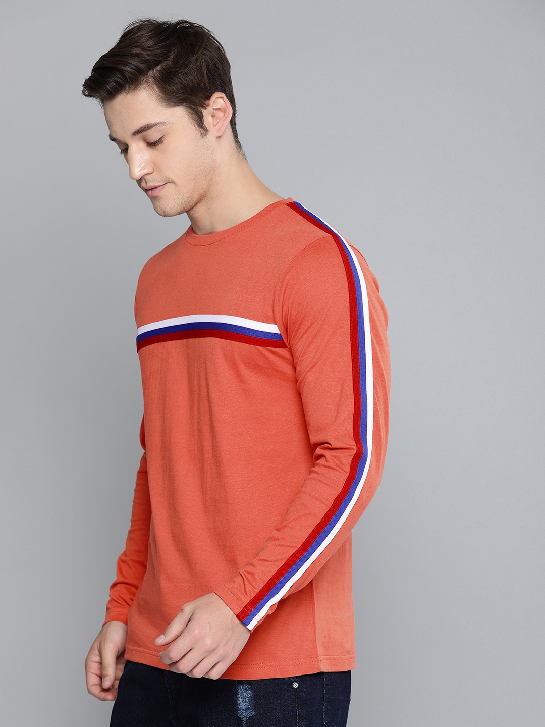 

Difference of Opinion Men Coral Pink Solid Round Neck Pure Cotton T-shirt