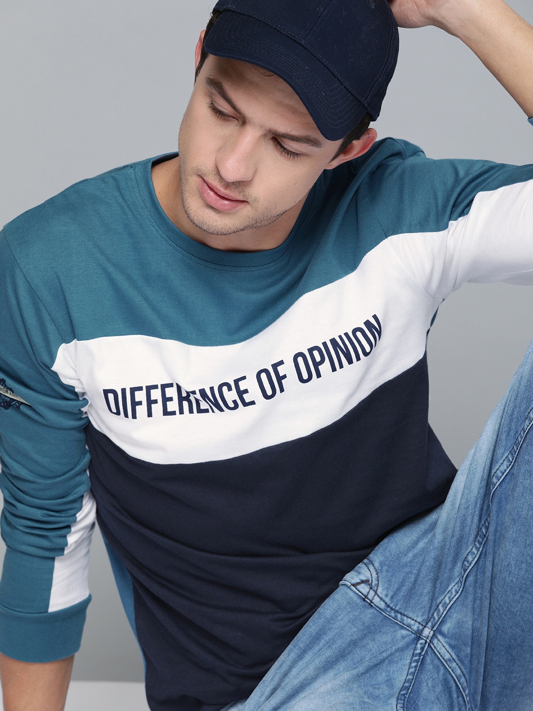 

Difference of Opinion Men Blue Colourblocked Round Neck Pure Cotton T-shirt