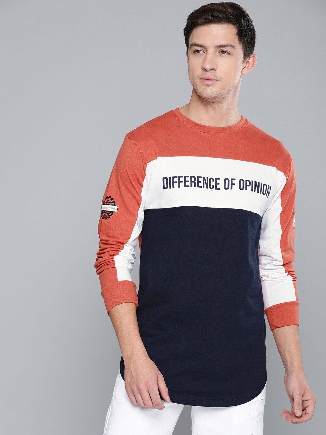 

Difference of Opinion Men Coral Pink Colourblocked Round Neck T-shirt