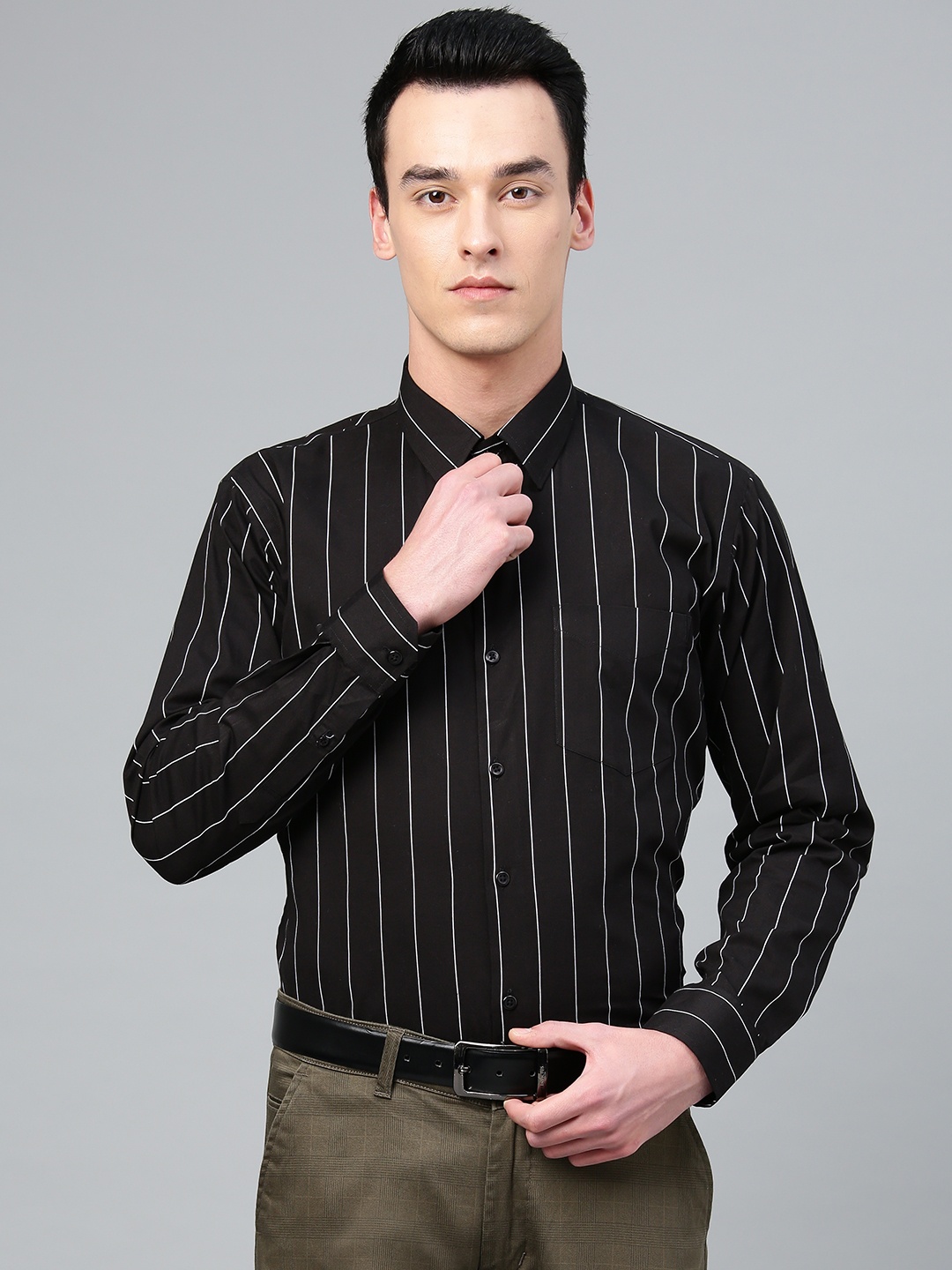 

Hancock Men Black & White Slim Fit Striped Formal Shirt