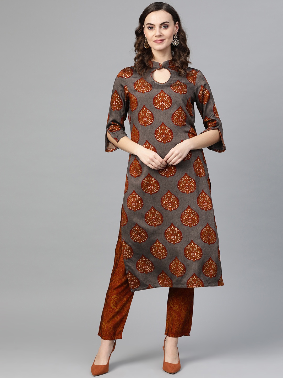 

Inddus Women Grey & Maroon Foil Print Kurta with Trousers