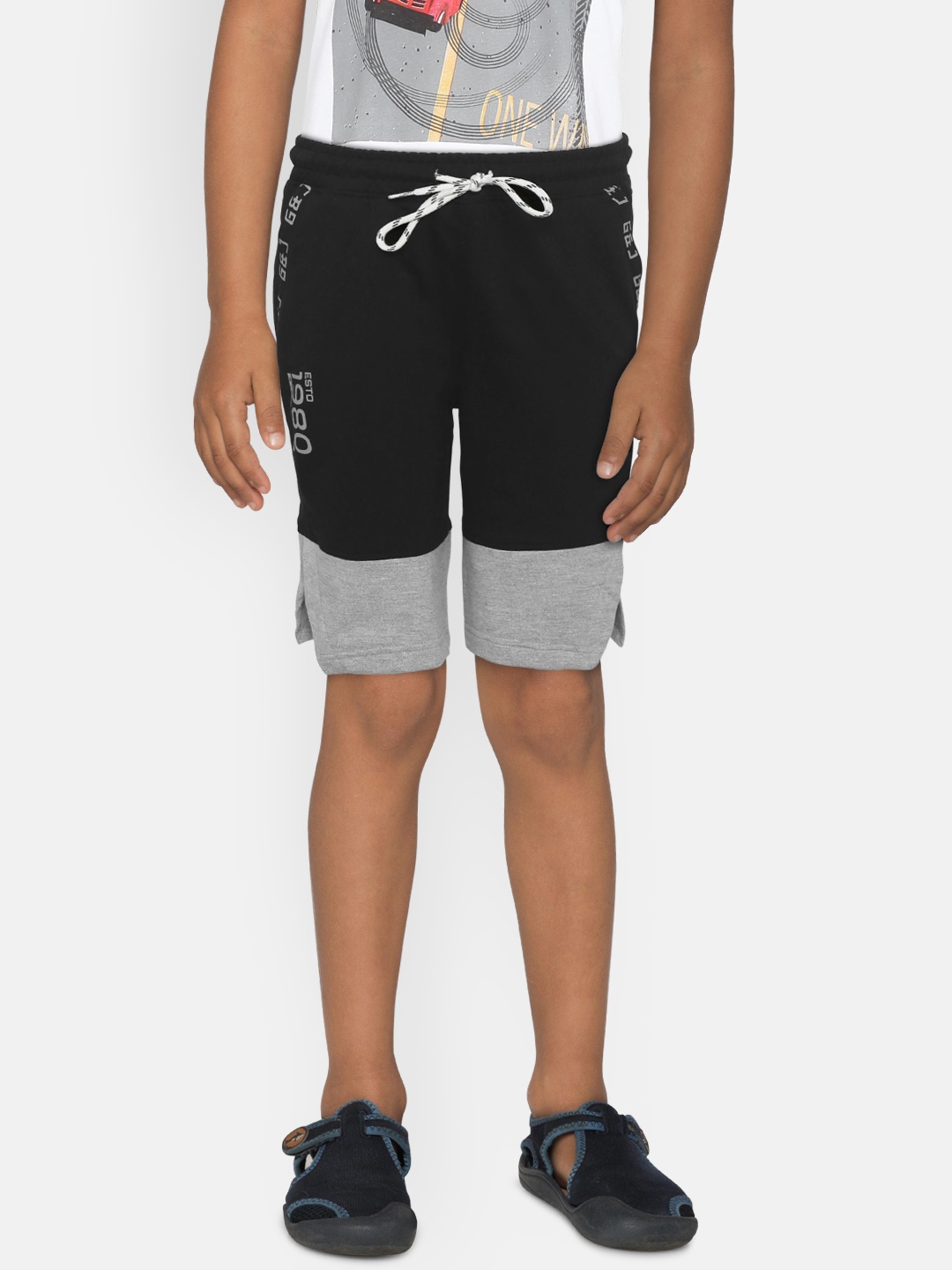 

Gini and Jony Boys Black & Grey Melange Colourblocked Regular Shorts
