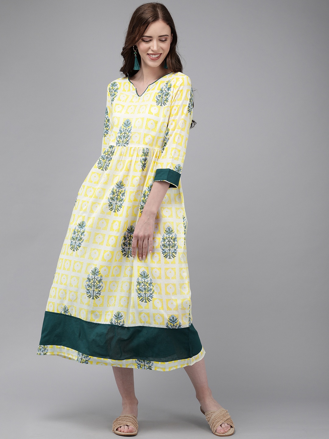

Anouk Women Off-White & Green Printed Fit and Flare Dress