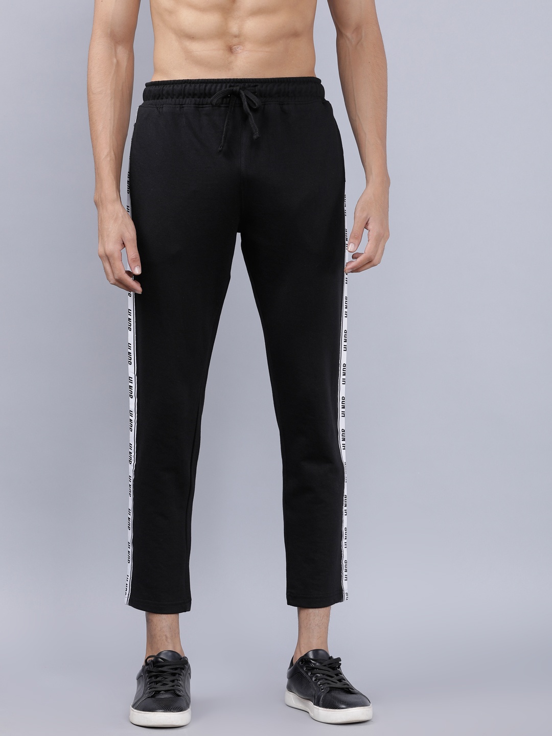 

HIGHLANDER Men Black Solid Slim Fit Track Pants