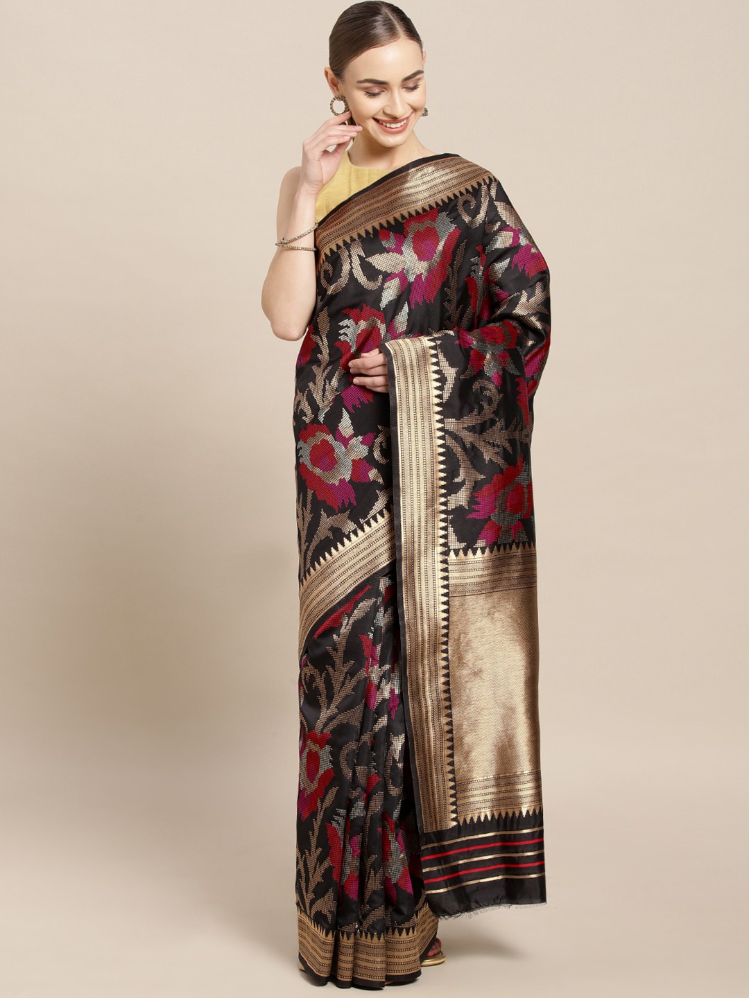 

Mitera Black & Gold-Toned Silk Blend Woven Design Kanjeevaram Saree