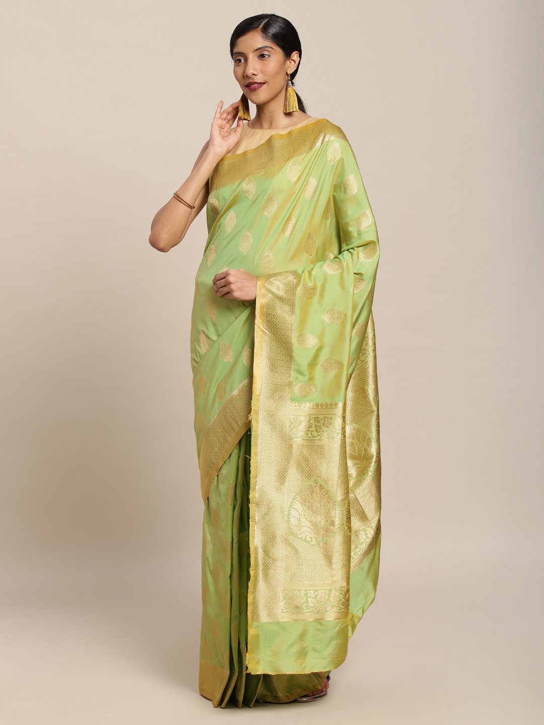 

Mitera Green Silk Blend Woven Design Kanjeevaram Saree