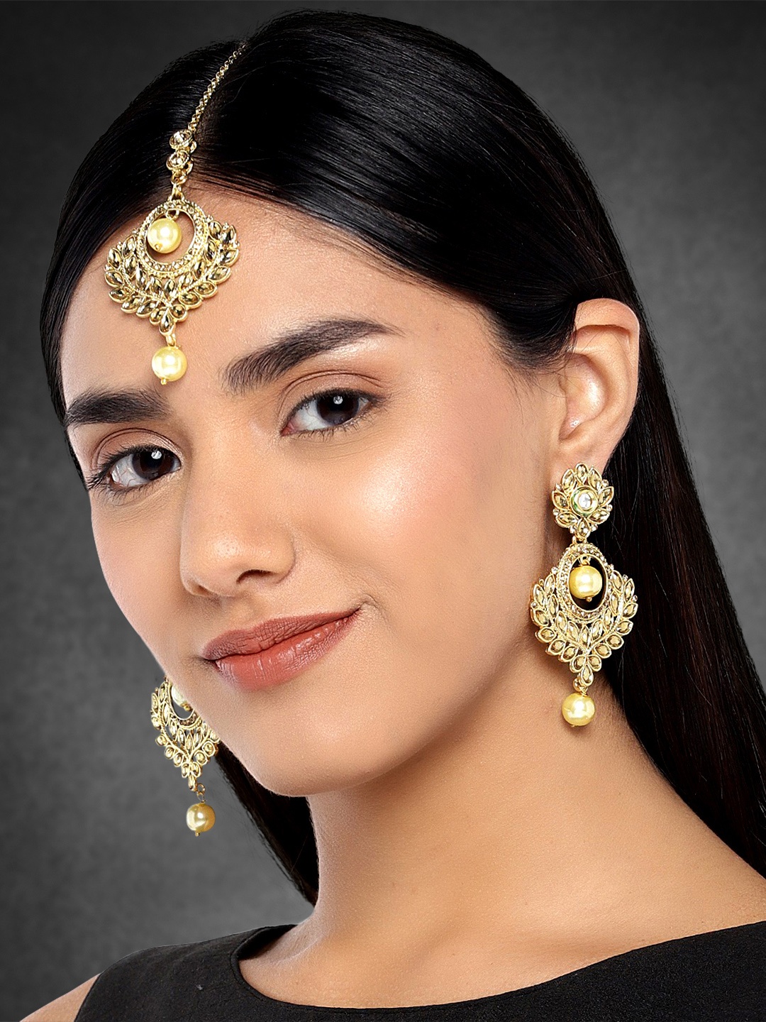 

Peora Women Gold-Plated Brass Stone-Studded & Kundan Jewellery Set