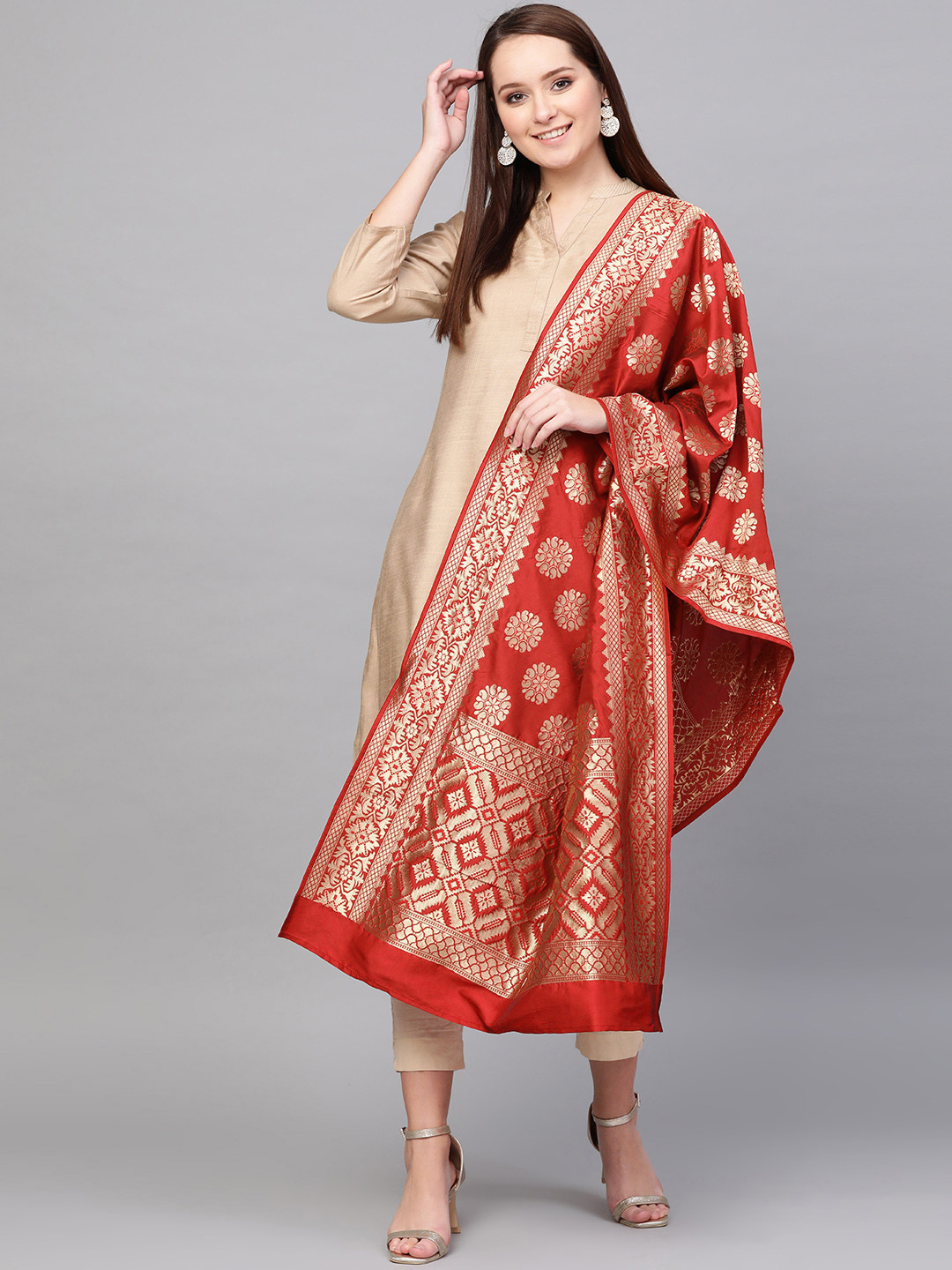 

Nayo Maroon & Golden Woven Design Dupatta