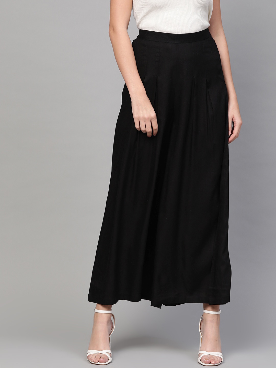 

Idalia Women Black Solid Wide Leg Palazzos