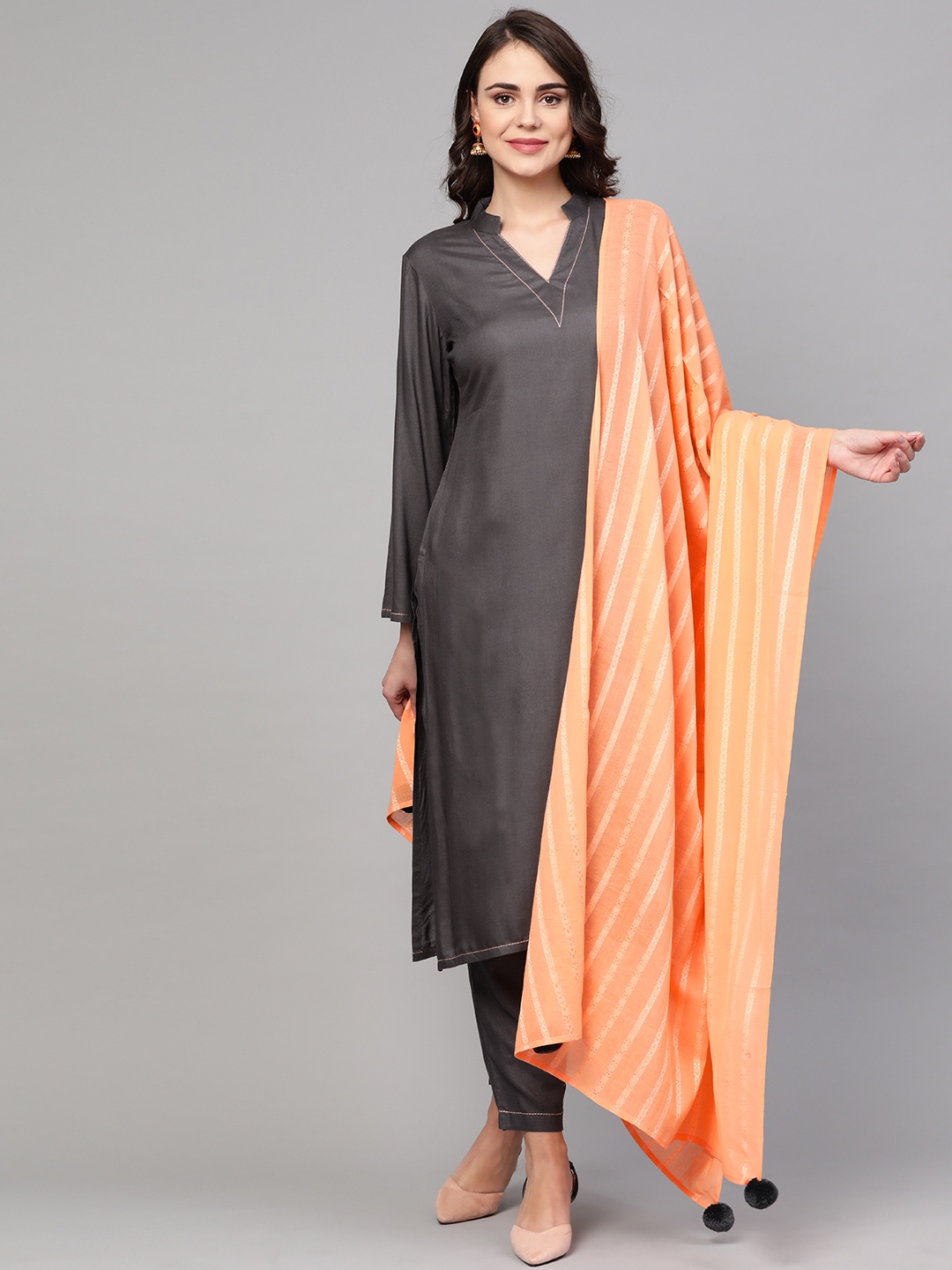 

Idalia Women Charcoal Grey & Peach-Coloured Solid Kurta with Trousers & Dupatta