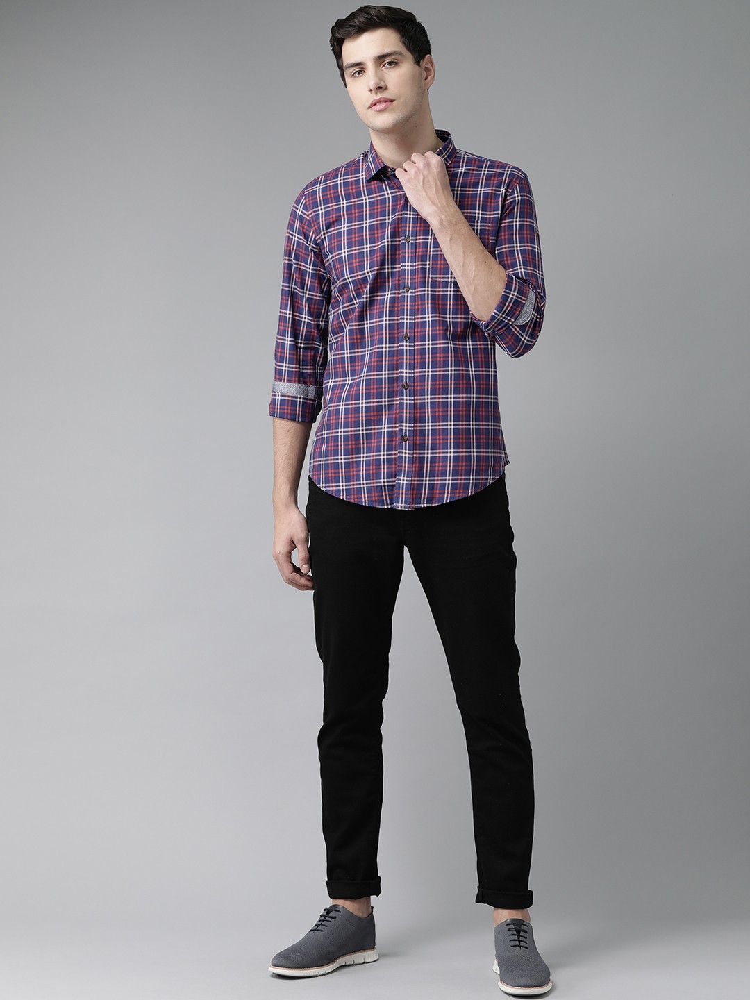 

Blackberrys Men Blue & Red Slim Fit Checked Casual Shirt