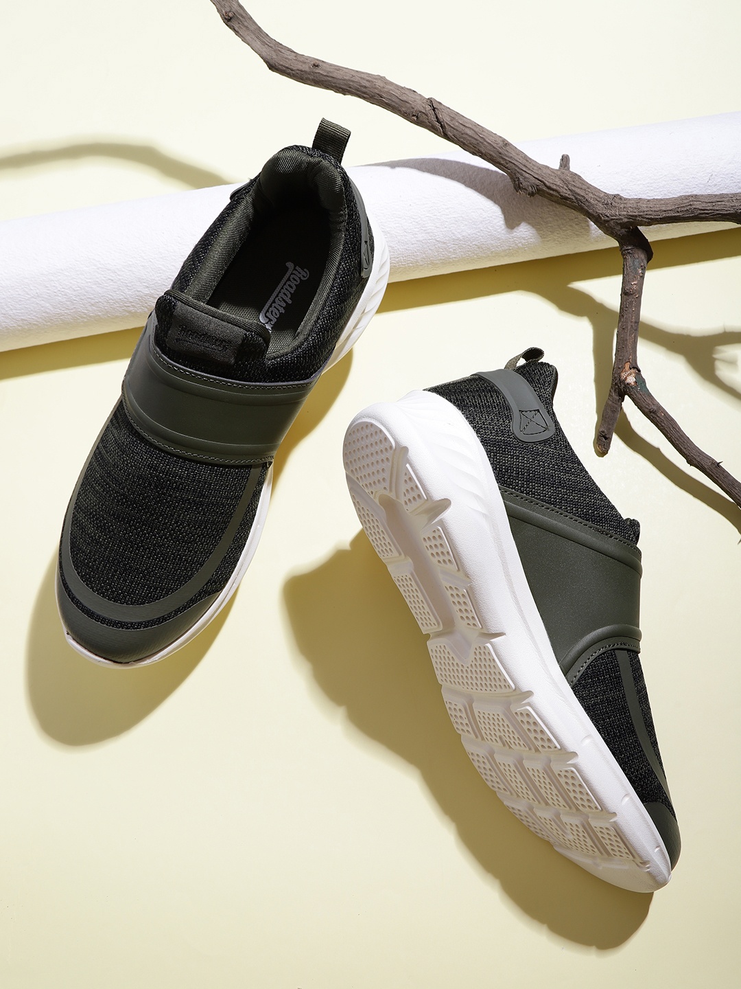 

The Roadster Lifestyle Co Men Olive Green Sneakers