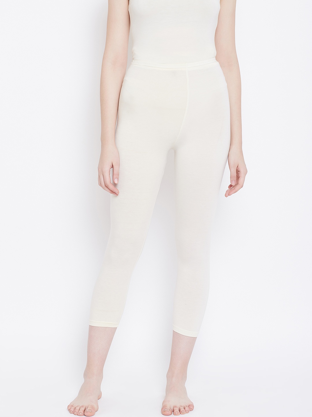 

Kanvin Women Off-White Solid Thermal Bottom