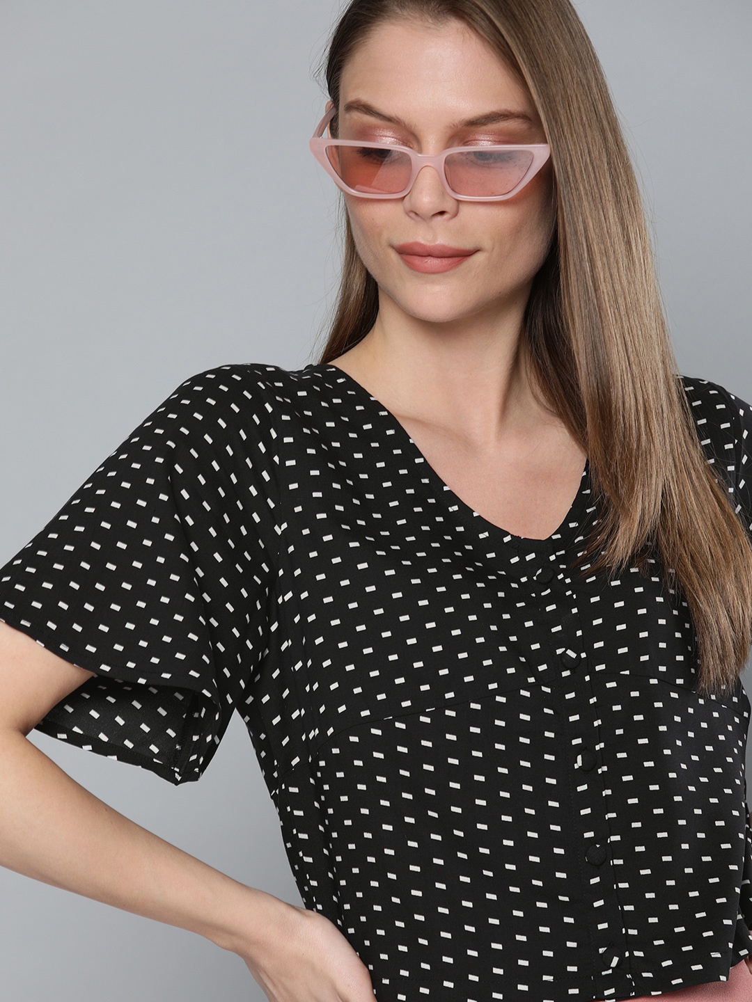 

Harvard Women Black & White Printed Regular Crop Top