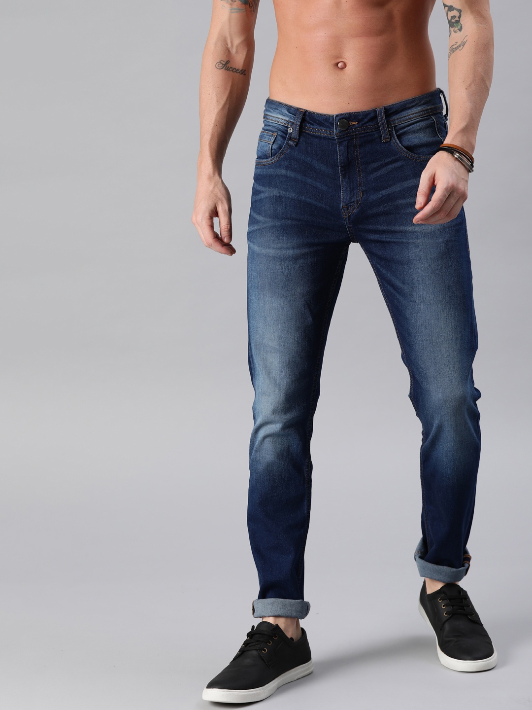 

The Roadster Lifestyle Co Men Blue Skinny Fit Mid-Rise Clean Look Stretchable Jeans