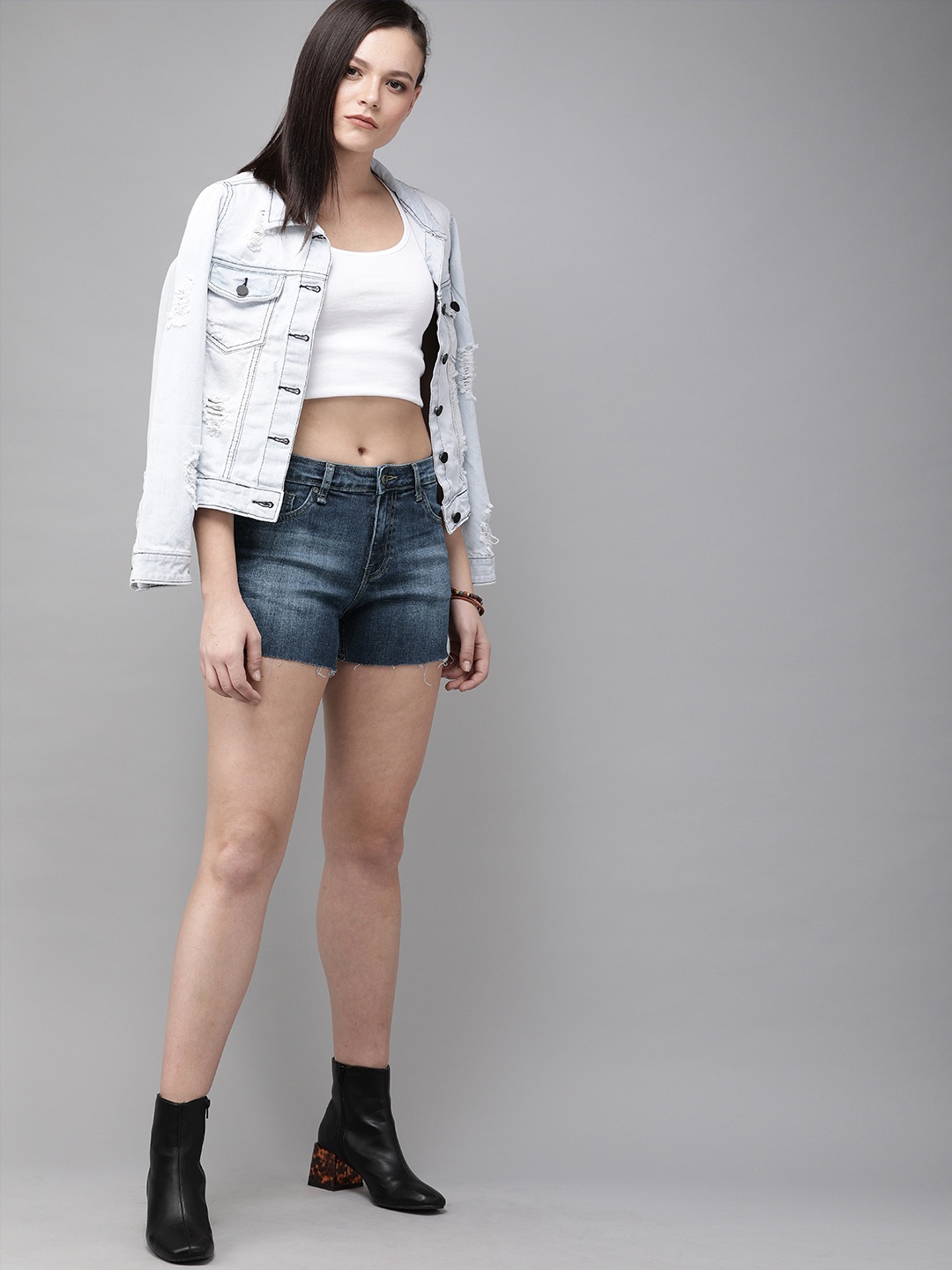 

The Roadster Lifestyle Co Women Blue Washed Regular Fit Denim Shorts