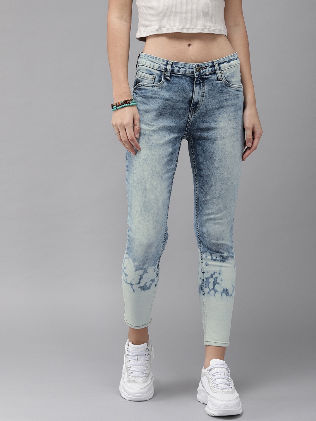 

The Roadster Lifestyle Co Women Blue Slim Fit Mid-Rise Clean Look Jeans