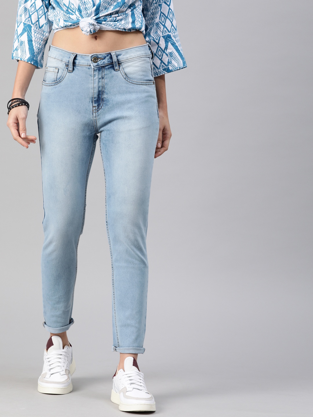 

The Roadster Lifestyle Co Women Blue Skinny Fit Mid-Rise Clean Look Stretchable Cropped Jeans