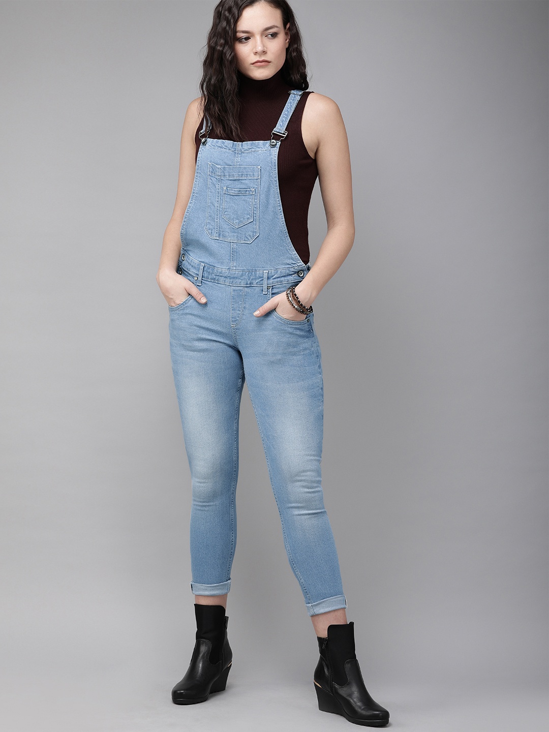 

The Roadster Lifestyle Co Women Blue Skinny Fit Washed Light Faded Cropped Denim Dungarees