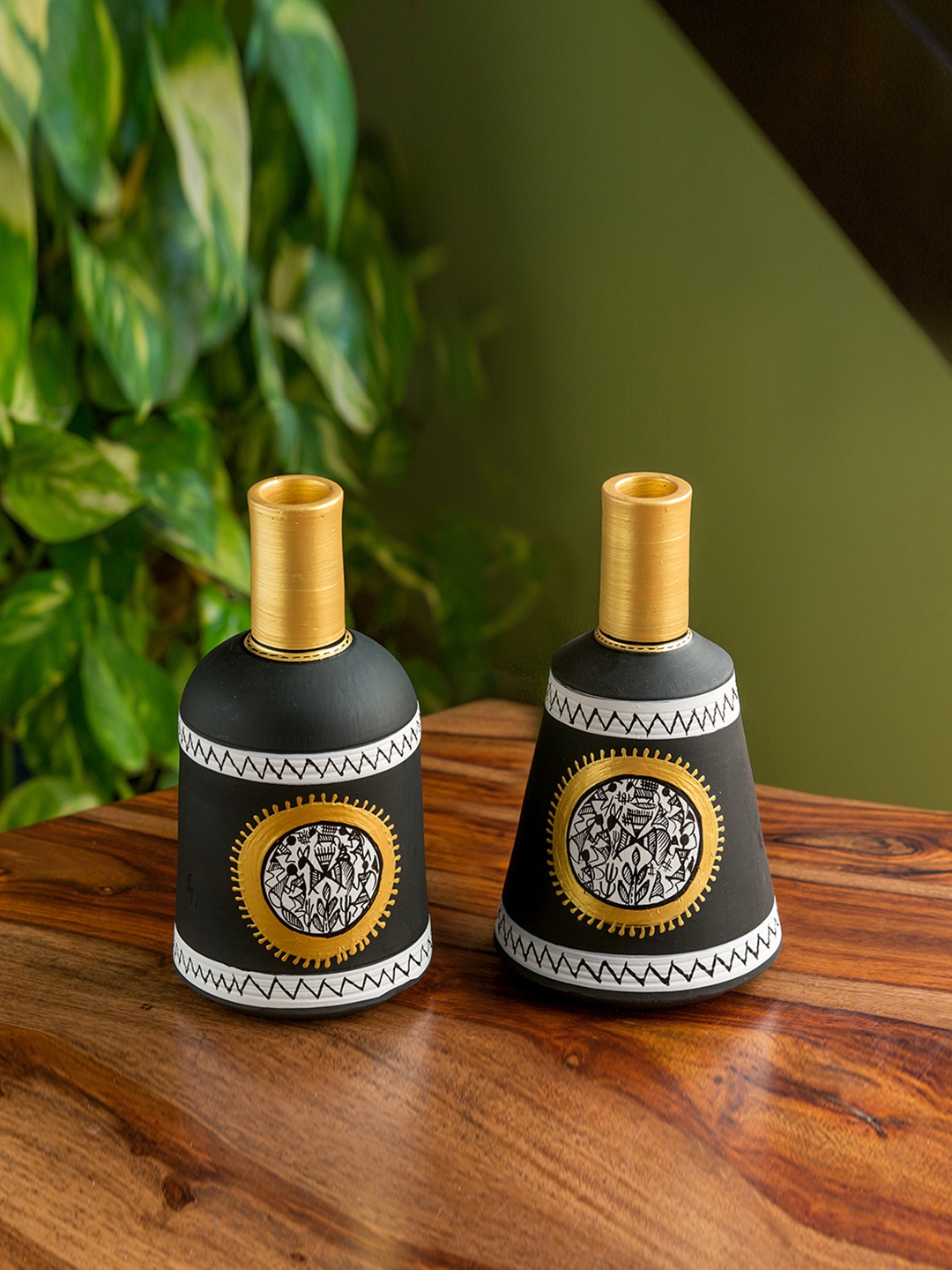 

ExclusiveLane Black & Gold-Toned 2 Pieces Warli Hand-Painted Earthen Terracotta Vase Set