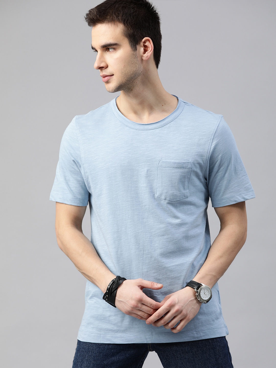 

Roadster Men Blue Solid Round Neck Pure Cotton T-shirt
