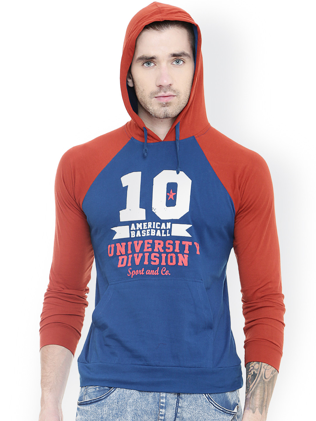 

Gritstones Men Blue & Rust Red Printed Hooded T-shirt