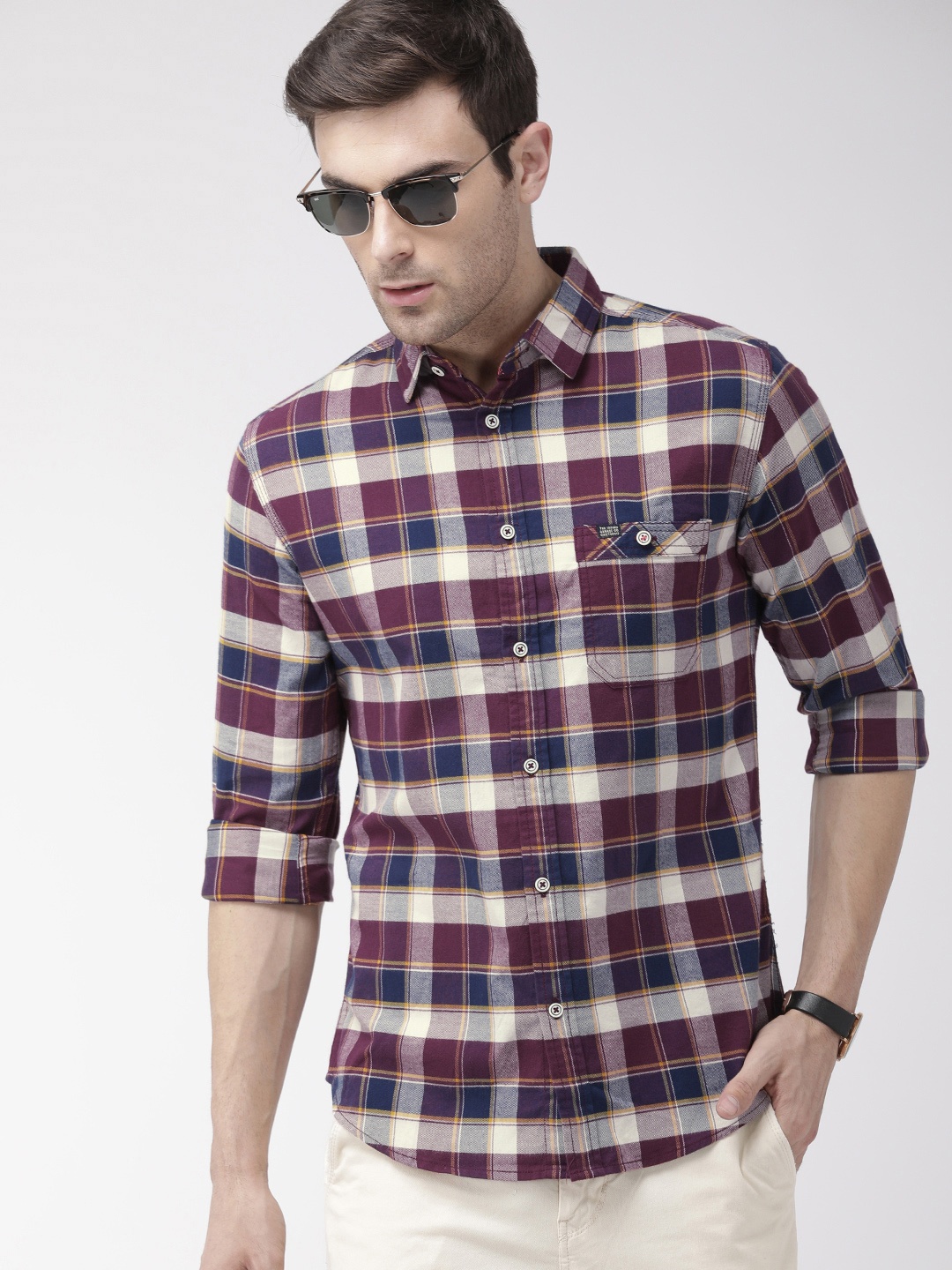 

The Indian Garage Co Men Maroon & Navy Blue Slim Fit Checked Casual Shirt