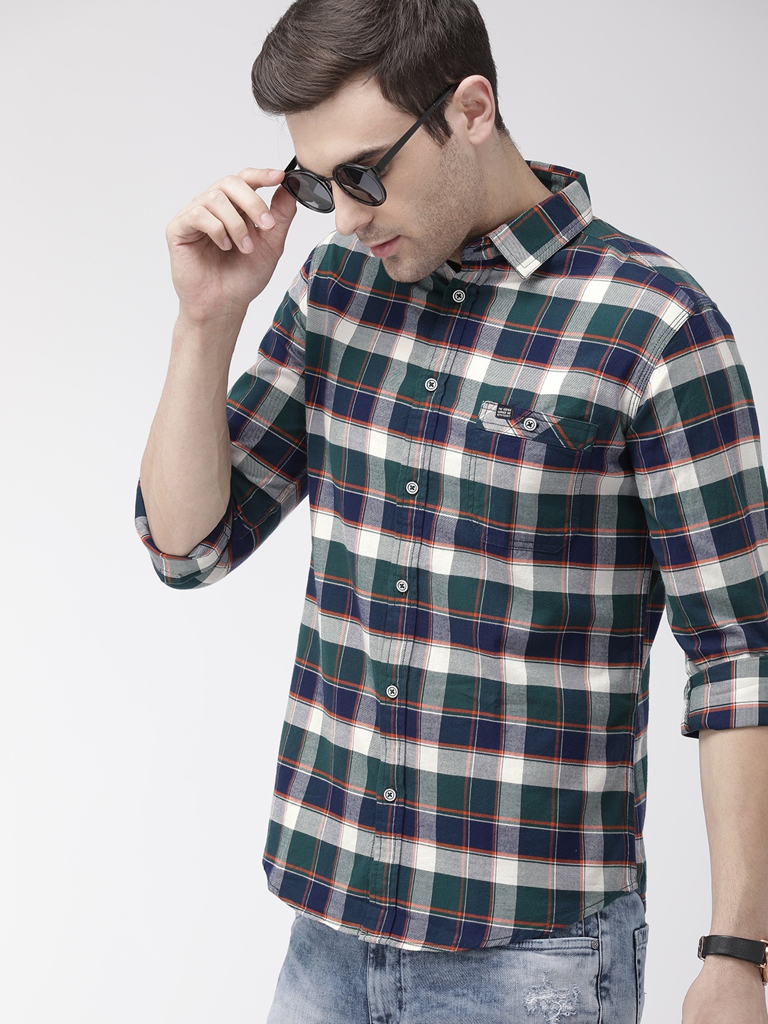 

The Indian Garage Co Men Green & Navy Blue Slim Fit Checked Casual Shirt