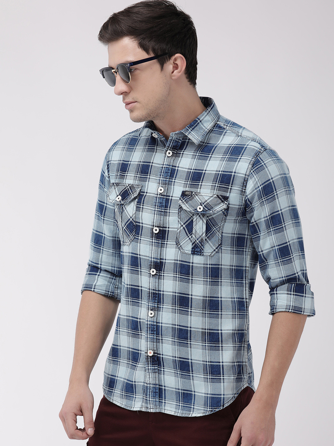 

The Indian Garage Co Men Blue Slim Fit Checked Casual Shirt