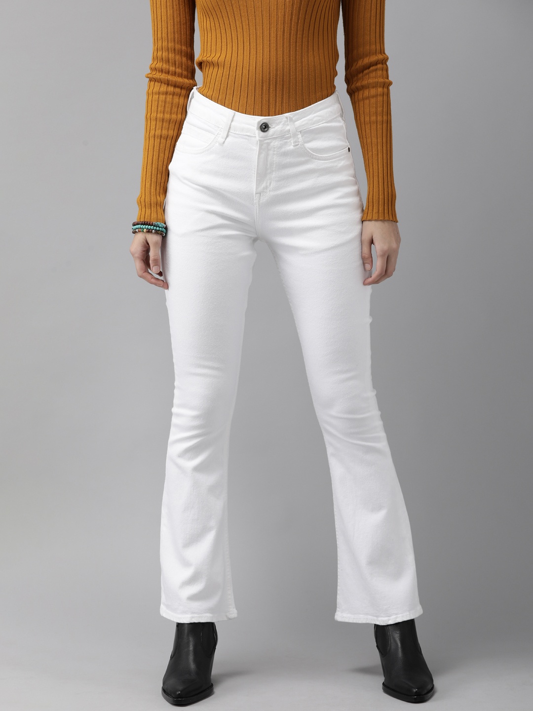 

The Roadster Lifestyle Co Women White Flared High-Rise Clean Look Stretchable Jeans