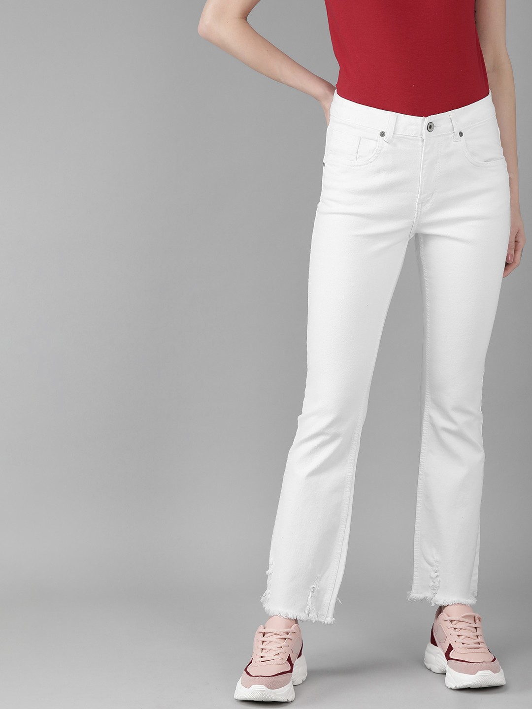 

The Roadster Lifestyle Co Women White Flared Mid-Rise Clean Look Stretchable Jeans