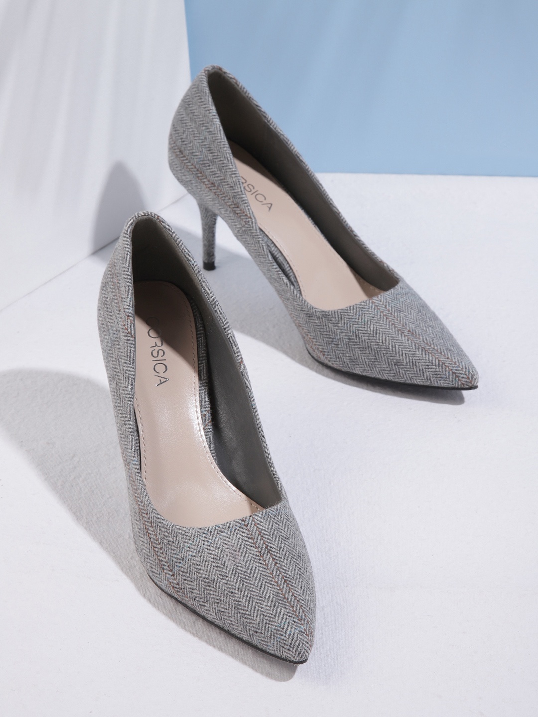 

CORSICA Women Grey & White Herringbone Patterned Pumps