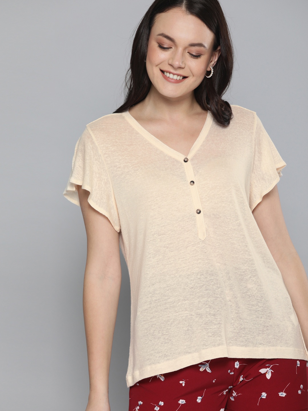 

Mast & Harbour Women Cream-Coloured Solid V-Neck Linen T-shirt