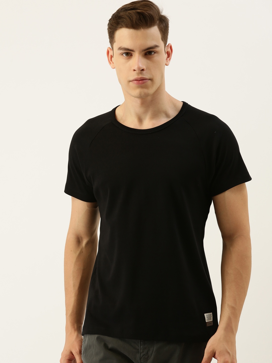 

Mr Bowerbird Men Black Solid Round Neck T-shirt