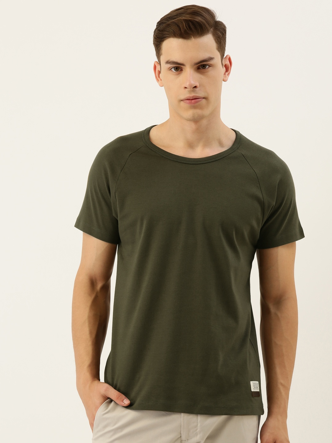 

Mr Bowerbird Men Olive Green Solid Round Neck Pure Cotton T-shirt
