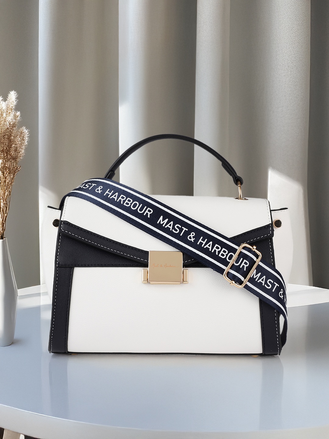 

Mast & Harbour White Solid Satchel