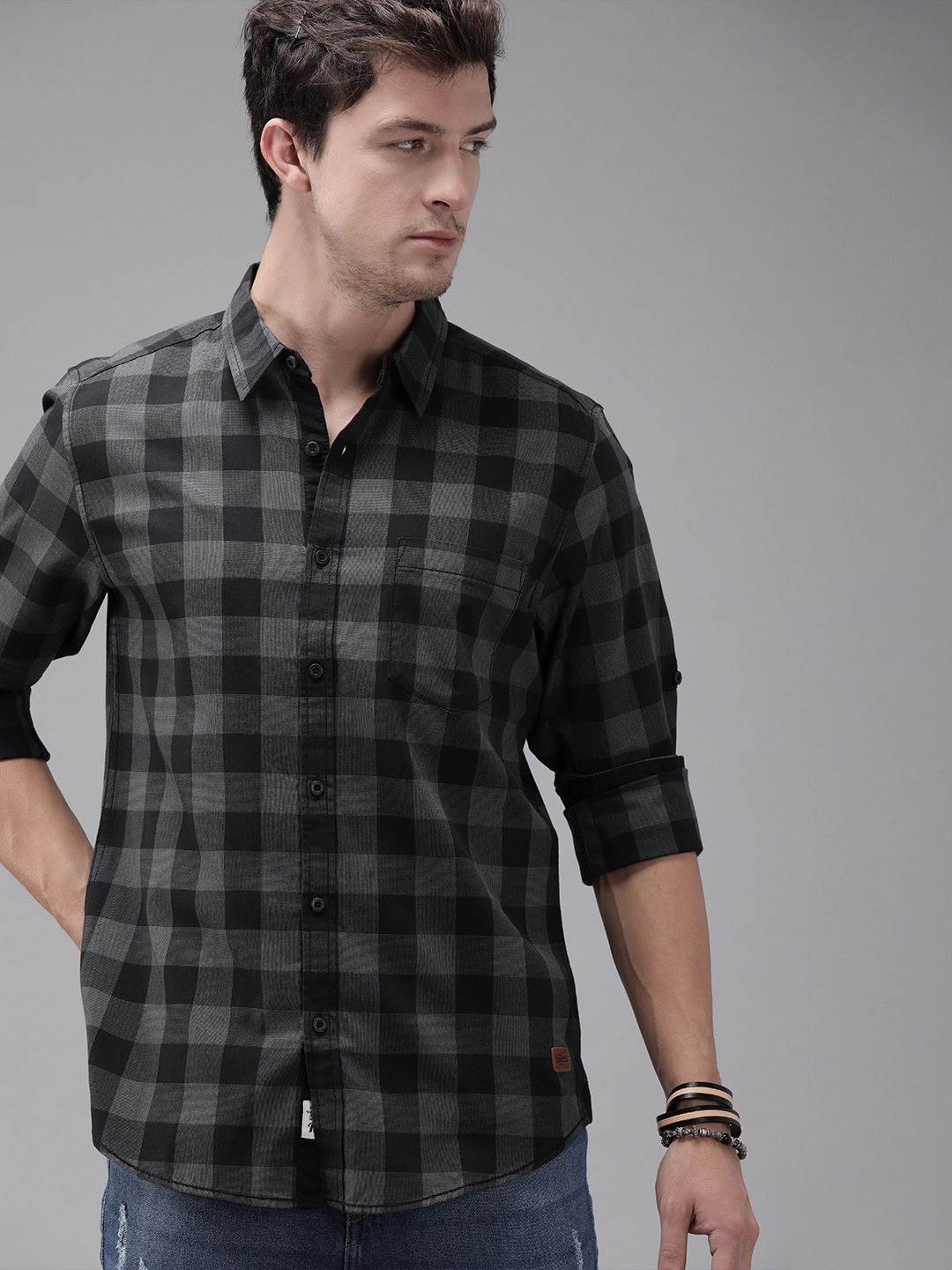 

Roadster Men Black & Grey Regular Fit Checked Casual Shirt