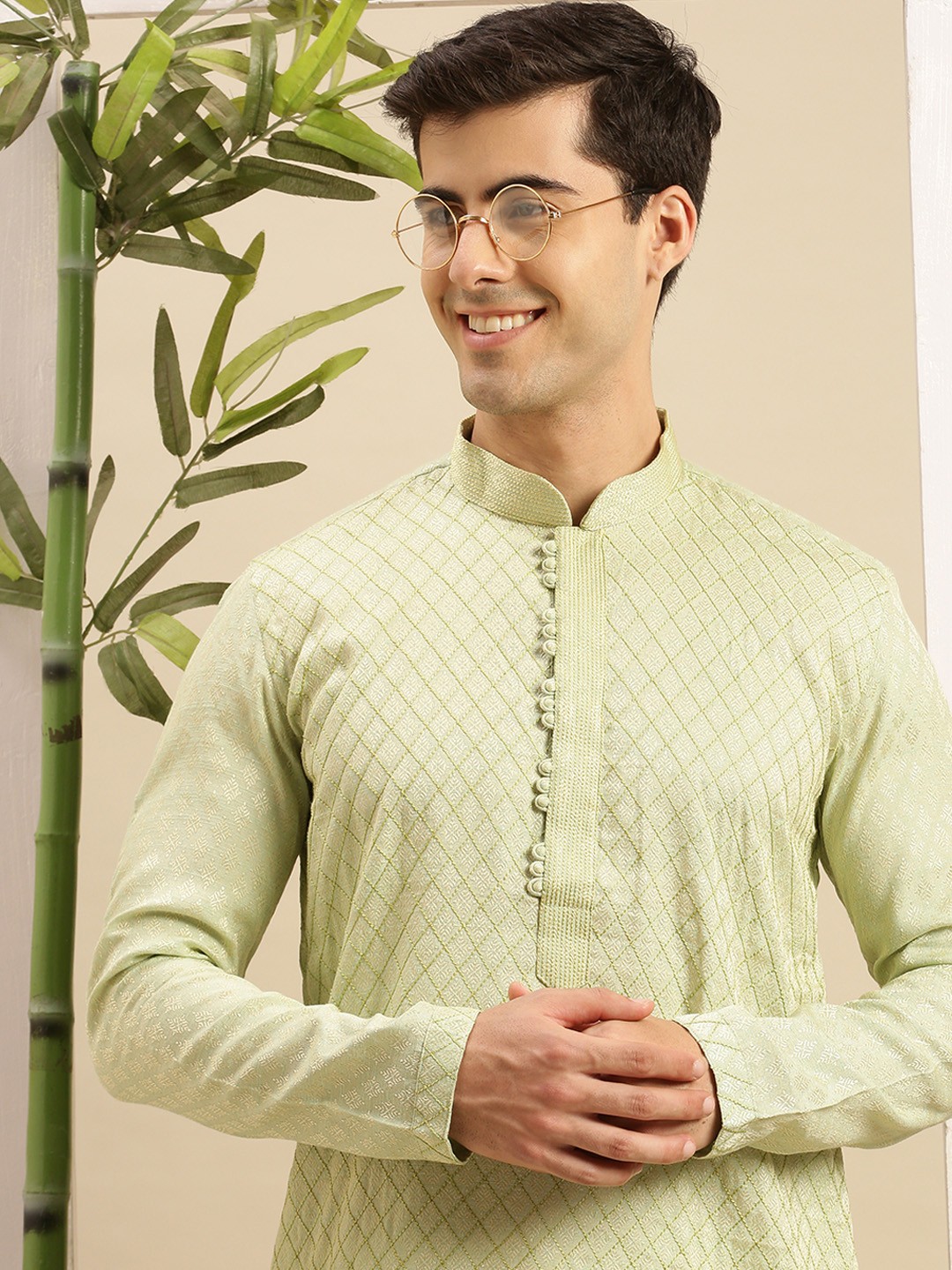 

Sanwara Men Green & White Woven Design Kurta with Churidar