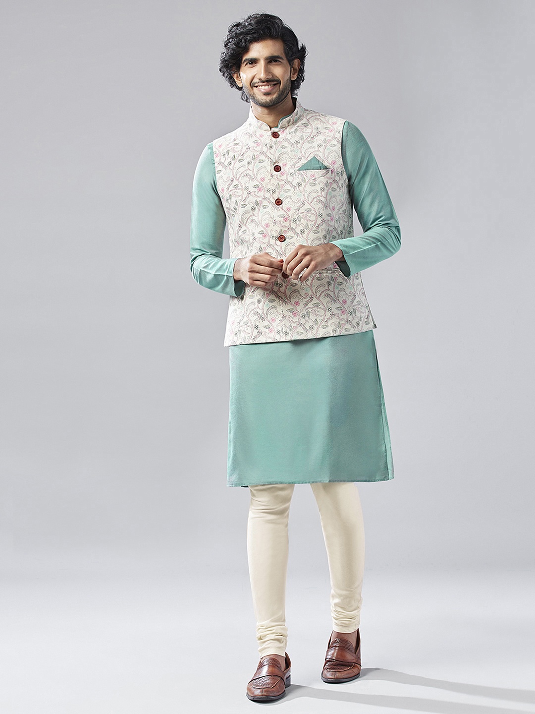 

KISAH Men Kantha Printed Regular Fit Kurta Jacket Churidar Set, Green