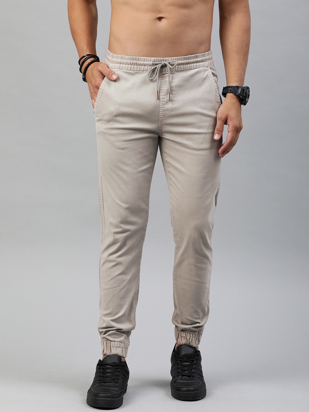 

Roadster Men Grey Regular Fit Solid Joggers