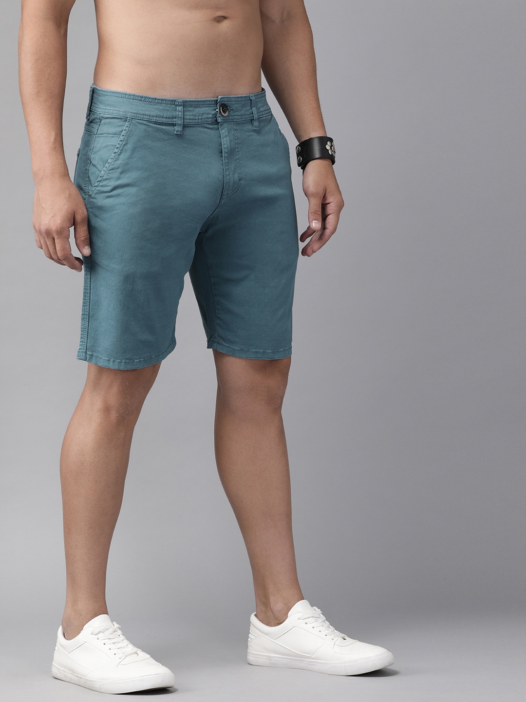 

Roadster Men Teal Blue Solid Regular Fit Chino Shorts