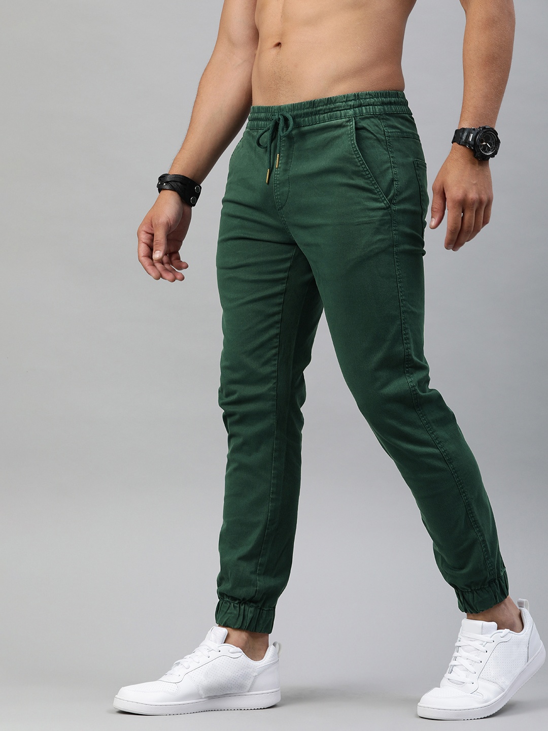 

Roadster Men Green Joggers