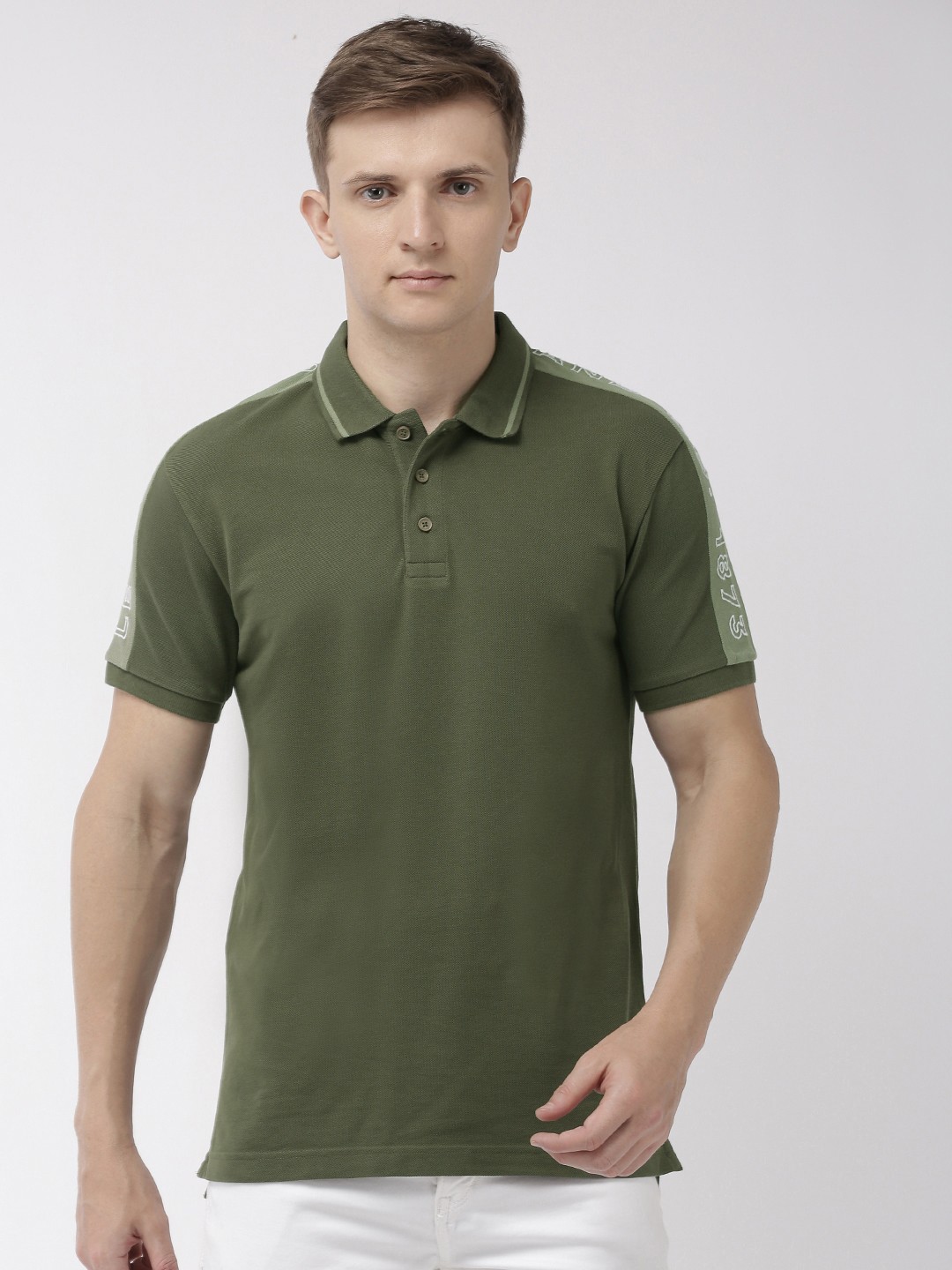 

Levis Men Olive Green Solid Polo Collar Pure Cotton T-shirt
