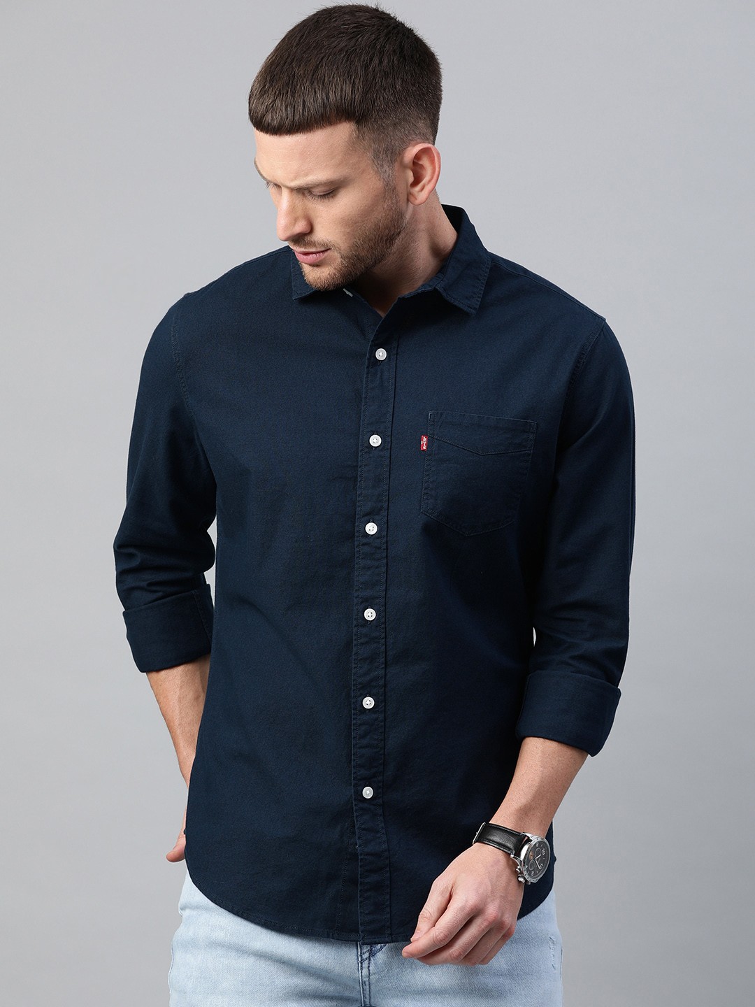 

Levis Men Navy Blue Regular Fit Solid Casual Shirt With Sunset Pocket