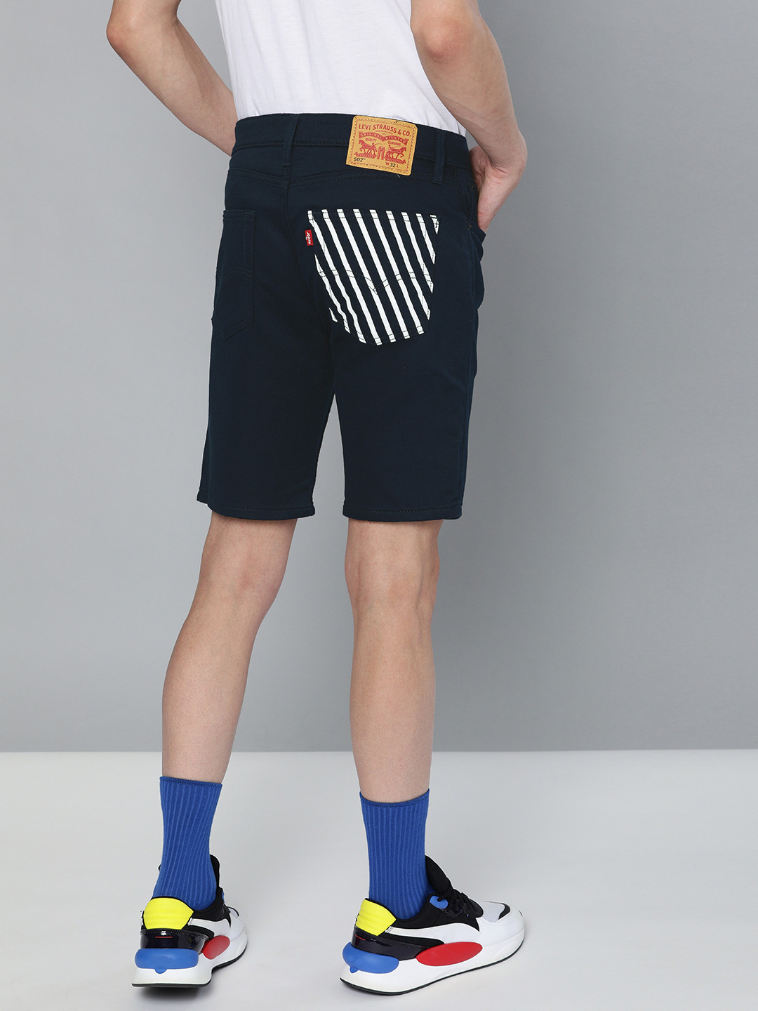 

Levis Men Blue Solid Tapered Fit Regular Shorts