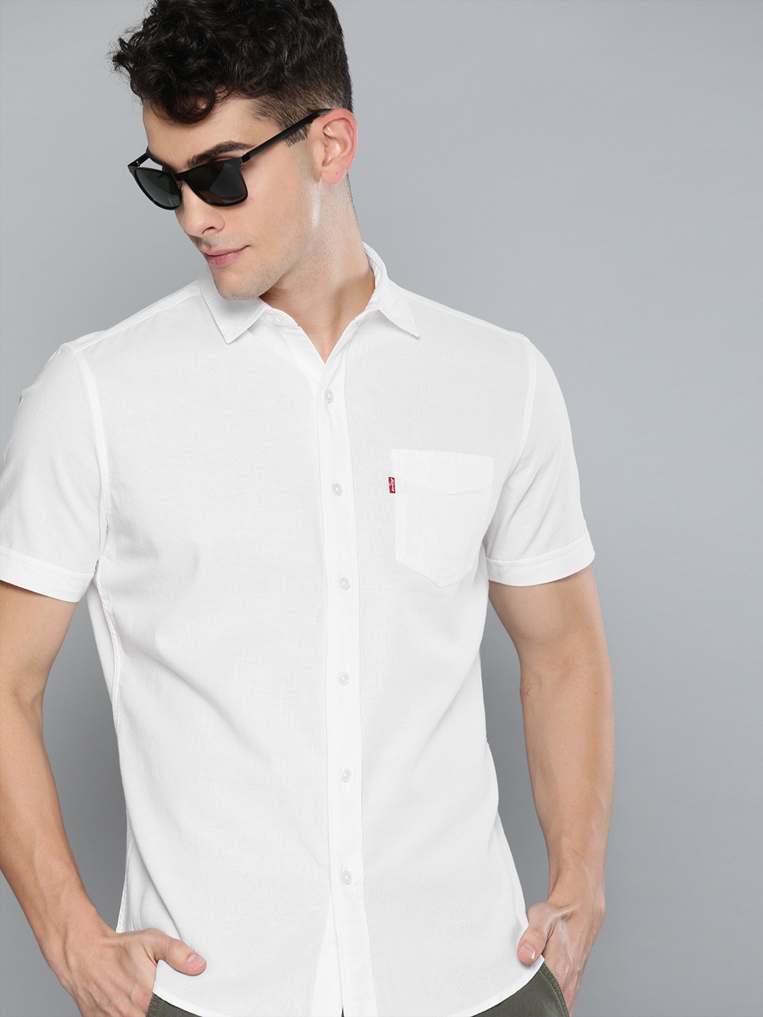 

Levis Men White Slim Fit Solid Casual Shirt