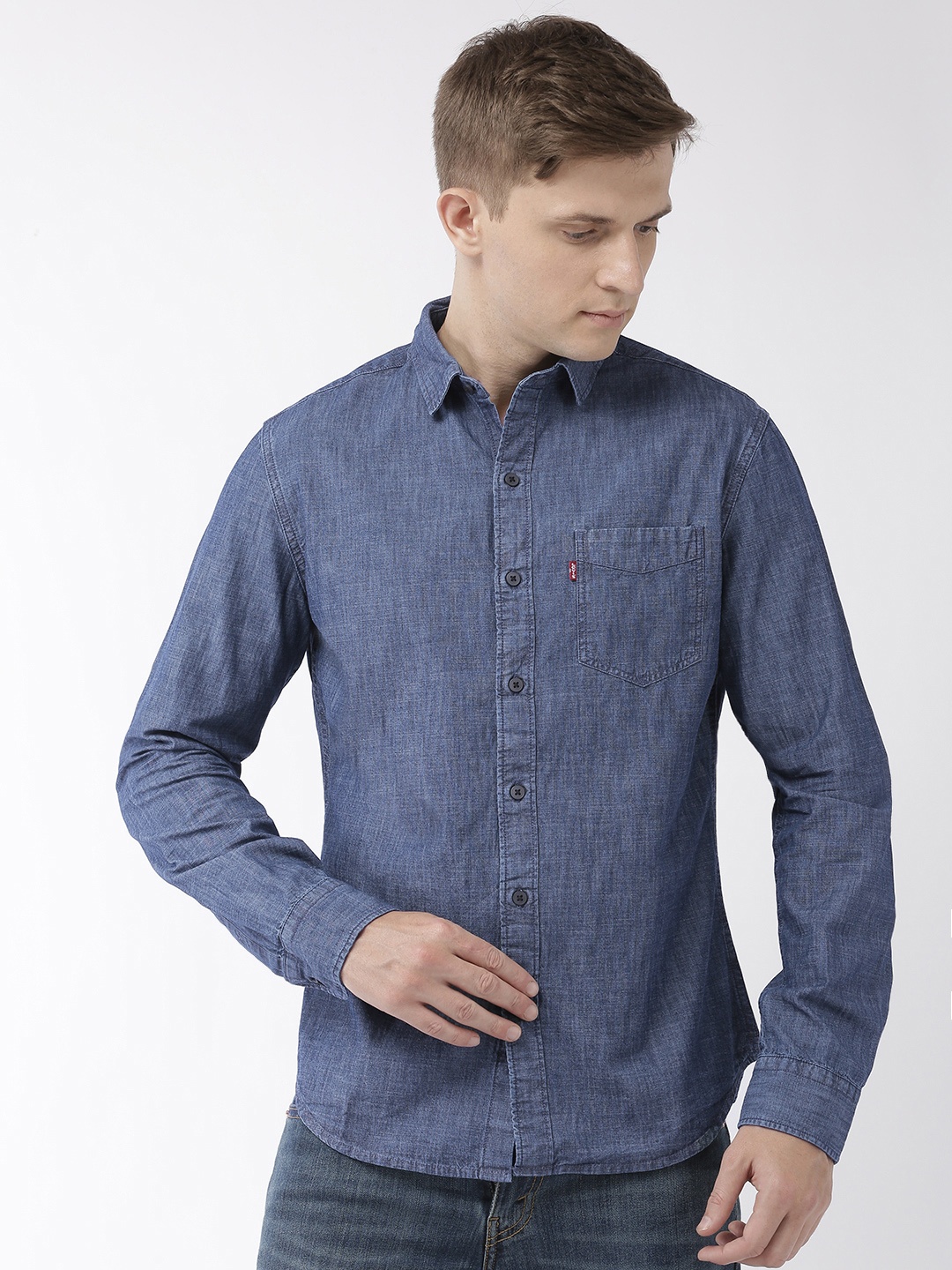 

Levis Men Blue Slim Fit Solid Casual Chambray Shirt