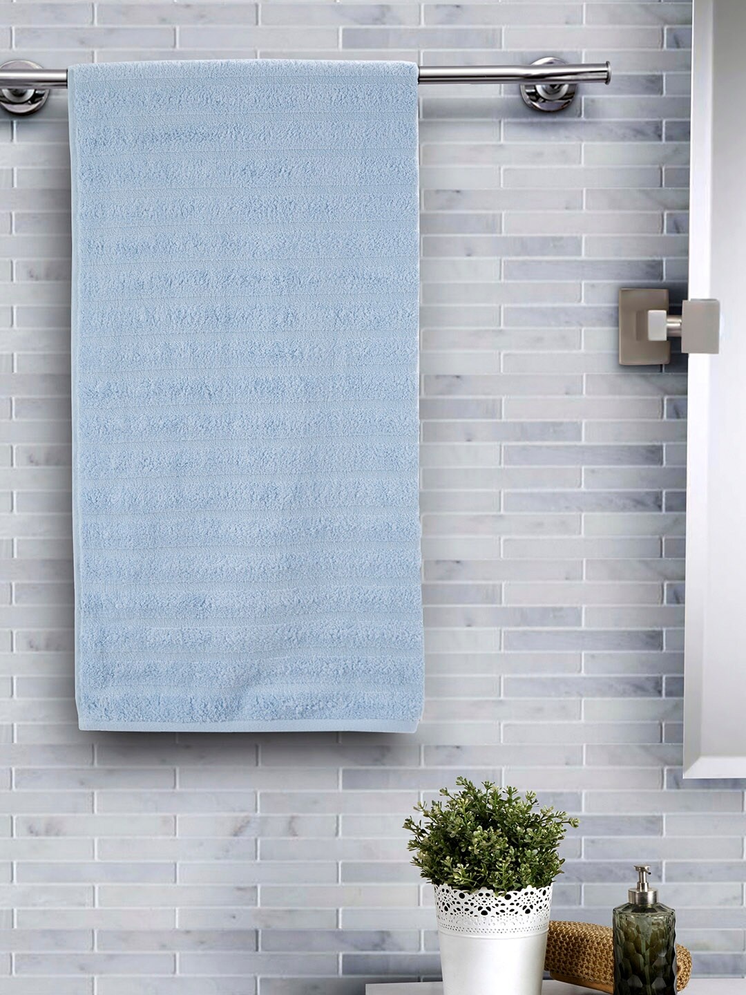 

MASPAR Blue Solid 550 GSM Cotton Large Bath Towel
